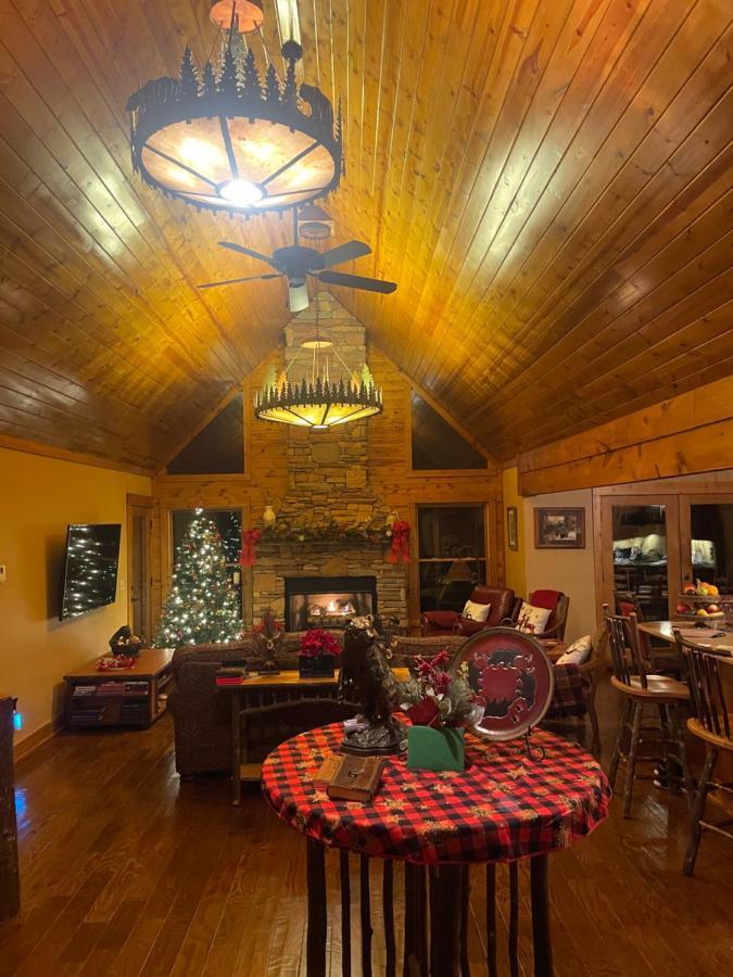 Cozy Creekfront Family Cabin-Pet Friendly -Gamerm-Hot Tub Hiawassee Exterior foto
